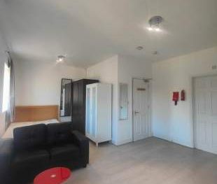 1 bedroom property to rent in Ilford - Photo 5