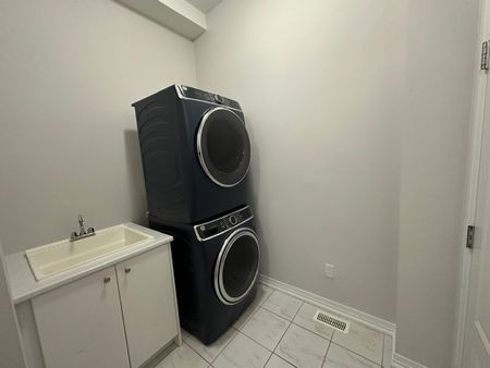 For Lease - 187 Provident Way, Hamilton, Ontario - Photo 5