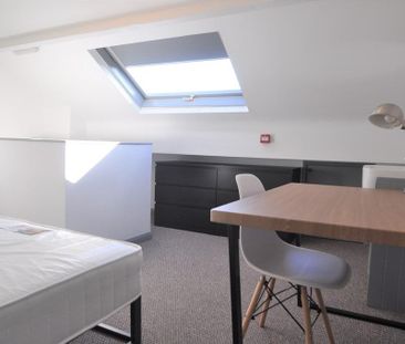 4 bedroom terraced house to rent - Photo 2