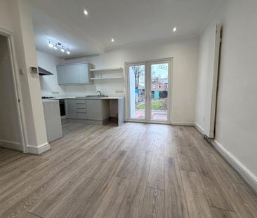 4 bedroom terraced house to rent - Photo 6