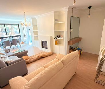 T3 Totalmente Remodelado e Mobilado | Costa da Guia / Bairro do Ros... - Foto 3