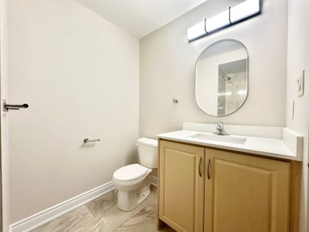 For Lease - 3682 Banff Court, Mississauga, Ontario - Photo 2