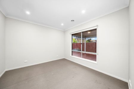 14 Blackberry Street, Manor Lakes. - Photo 4