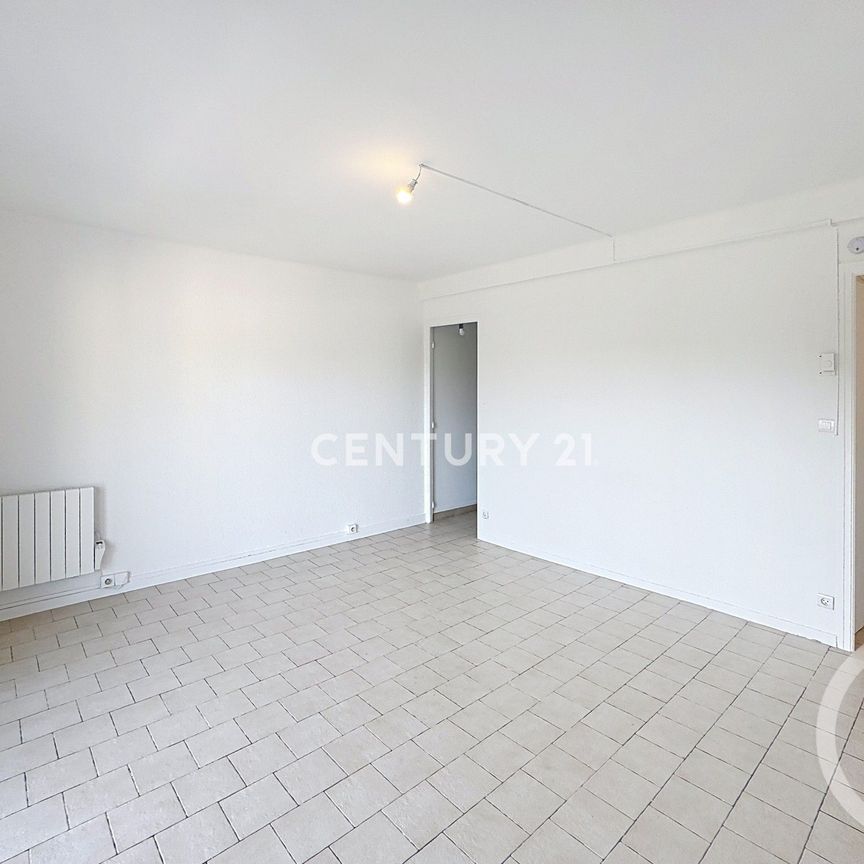 Location Appartement 1 pièce 26m² CARNOUX EN PROVENCE 13470 - Photo 1