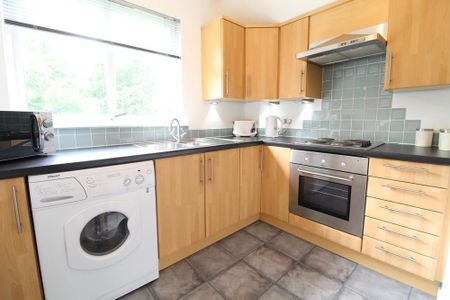 Laurel Avenue, Top Floor, AB22 - Photo 2