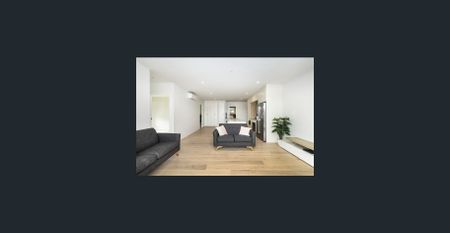 Centrally Located Three Bedroom Apartment - Photo 2