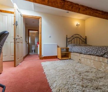 2 Neville Terrace - Photo 3