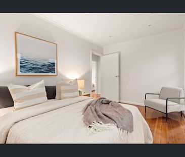 Modern Living with Timeless Appeal - Photo 3