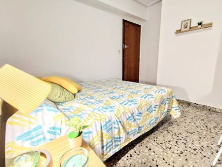 Carrer Miguel Hernández, Paterna, Valencian Community 46980 - Photo 3