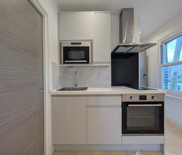 Studio Flat, Junction Road, N19 - Photo 2