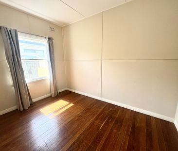 Charming two bedroom home - Photo 3