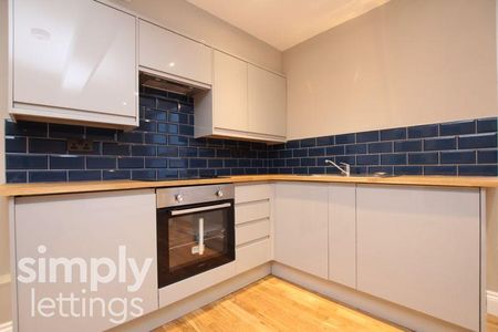 1 bedroom flat to rent - Photo 2