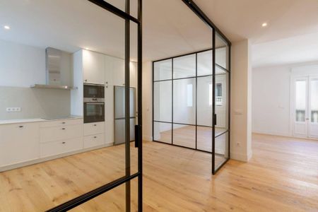 4 room luxury Apartment for rent in Madrid, Spain - Photo 3