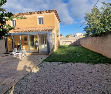 À LOUER VITROLLES GARE bail 1 an Villa meublée avec véranda, jardin... - Photo 4