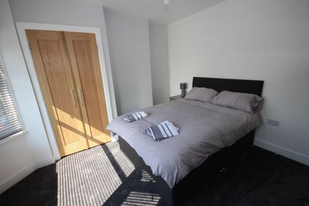 1 bedroom in a house share to rent - Photo 3