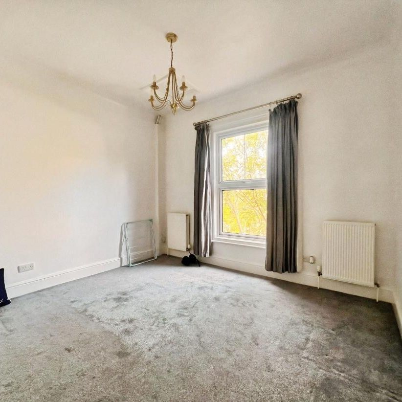Meesons Lane, Grays, RM17 - Photo 1