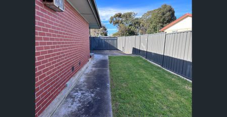 Ideally Located Charming Family Home, close to Ingle Farm Shopping Centre! - Photo 3