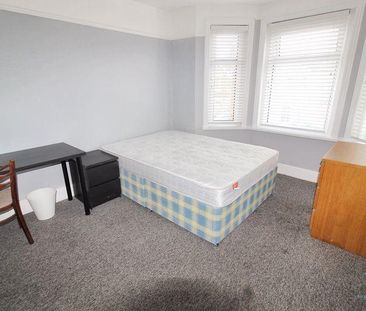 Mixed use to rent - Photo 1