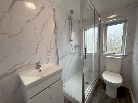 1 bedroom in a house share to rent - Photo 5