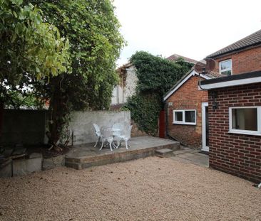 4 bedroom detached house to rent - Photo 6