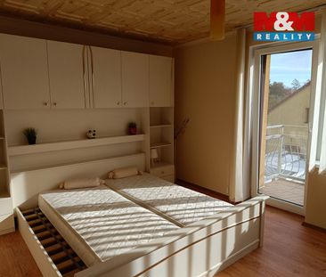 Pronájem bytu 3+1 94 m² - Fotografie 2