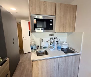 Room in a Shared Flat, Canvas Walthamstow, E17 - Photo 1
