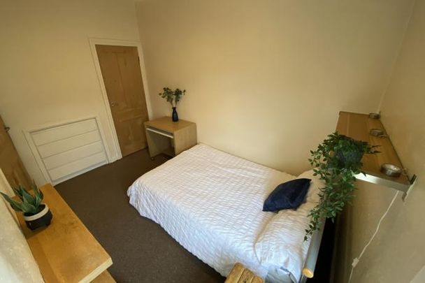 Heathfield Terrace, - Photo 1