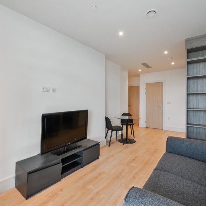 Studio to rent - Photo 1