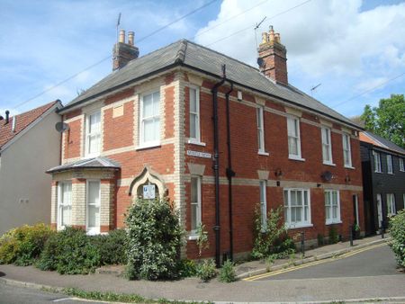 2 bedroom end of terrace house to rent - Photo 4