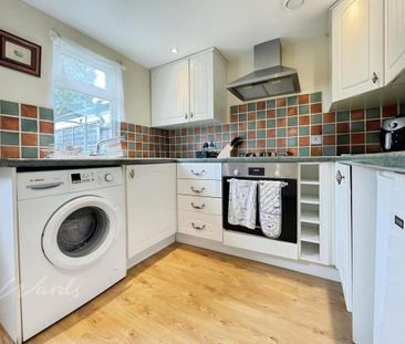 2 bedroom terraced house to rent - Photo 4