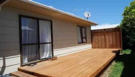 Tidy Two Bedroom Home in Raumati South - Photo 4