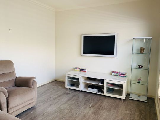 Spacious 4 Bedroom Family Home - Photo 1