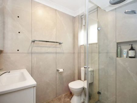 “Split Level 4 bedroom home with plenty of space for the family!” - Photo 5