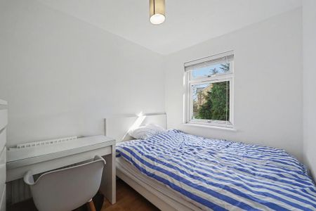 3 bedroom end of terrace house to rent - Photo 5