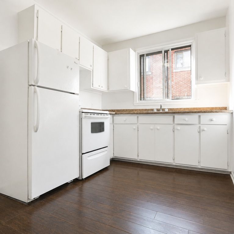3 ½ À LOUER AU CŒUR DE CÔTE-DES-NEIGES - Photo 1