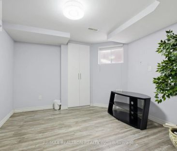 3 RADWELL CRESCENT - Photo 6