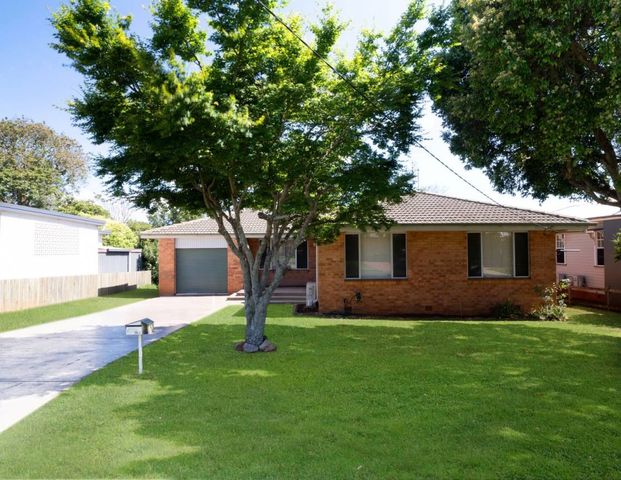 Spacious Family Living in Sought-After East Toowoomba - Photo 1