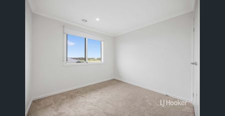 Exceptional New Build with High-End Finishes in a Prime Location! APPLICATIONS NOW OPEN - Photo 5