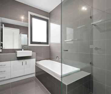 2/12 Greendale Rd, Doncaster East VIC 3109 - Townhouse For Rent | D... - Photo 5