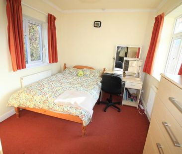 5 bedroom detached house to rent - Photo 3