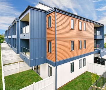 Fully Furnished & Parking Onsite! - Photo 1