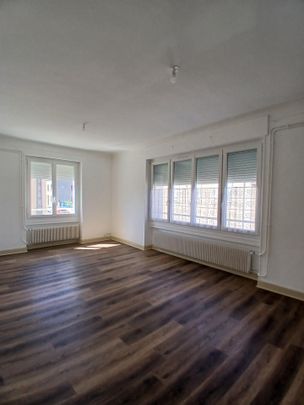 Location Appartement 3 pièces 81m² LE CREUSOT 71200 - Photo 1