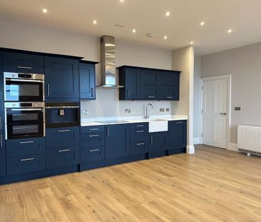 3 bedroom apartment to rent - Photo 2