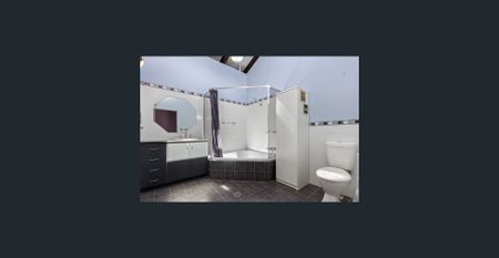 Neat and tidy 3 Bedroom Home - Photo 3