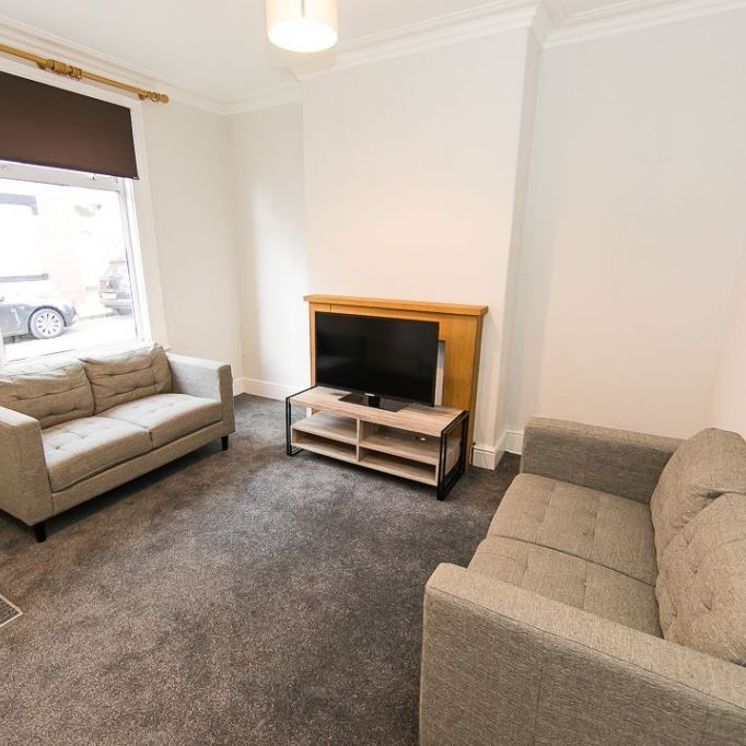 Welton Place, Hyde Park, Leeds - Photo 1