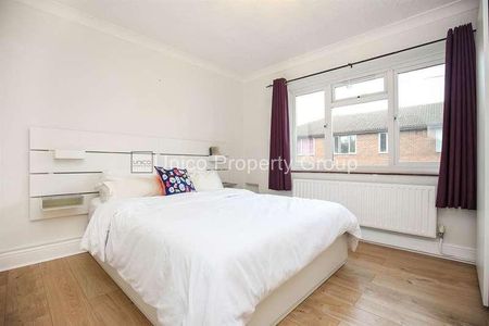 The Limes, Brentwood, CM13 - Photo 4