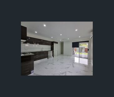 Granny Close to Train Station Including Water - Photo 3