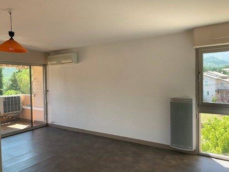 Location appartement 4 pièces 88.46 m² à Les Vans (07140) - Photo 2