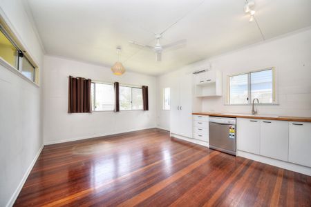 60 Seagull Avenue, Mermaid Beach QLD 4218 - House For Rent | Domain - Photo 4