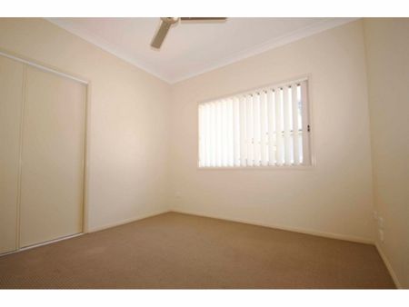 6 Rosemallow Avenue, Upper Coomera - Photo 2